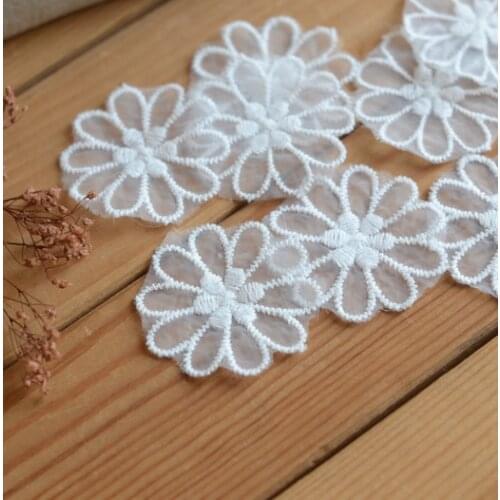5 Pieces/lot 4.4cm White Floral Flower Lace Applique Patch Craft DIY Garment Accessories