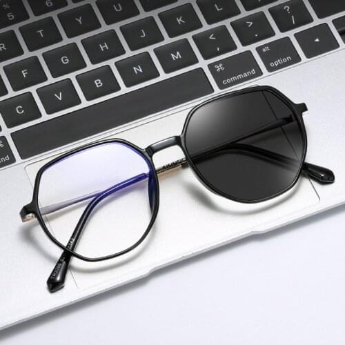 Elbru Irregular Polygon Glasses Frames Vintage Metal Optical Glasses Color Changing Glasses Women Men Transparent Glasses Frame