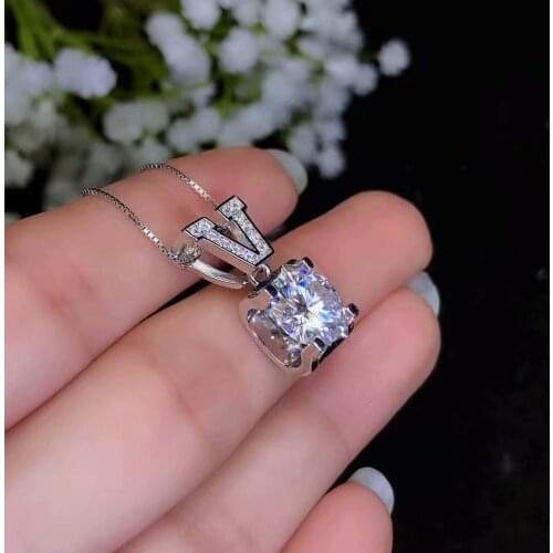 Sparkling Victory moissanite pendant for necklace women silver necklace shiny better than diamond word V girl bithday party gift