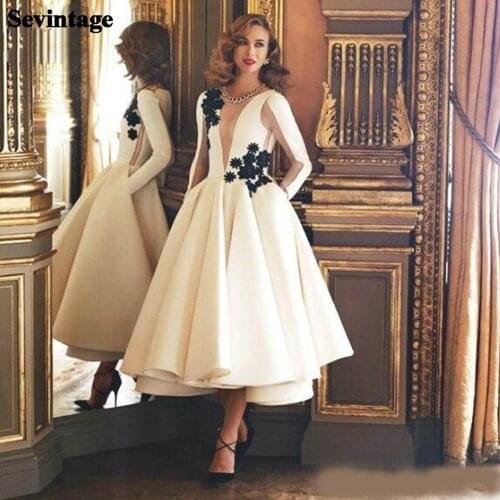 Sevintage A Line Tea-Length Short Prom Gowns Black Appliques Lace Women Party Dresses Sheer V-Neck Long Sleeves Evening Dress