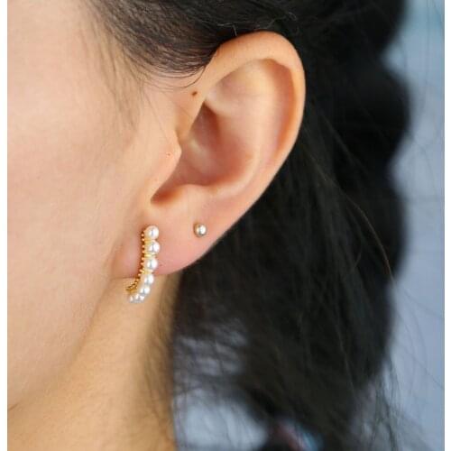 Fashion bar earring with fresh pearl paved wave women wedding earring in gold color plated moon shape stud earring for festival