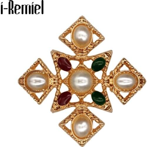 Retro Pearl Cross Brooches for Women Gold Color Metal Lapel Pins Scarf Buckle Corsage Badge Luxury Clothing Accessories