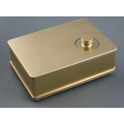 Passive pre-stage all-aluminum chassis with luxurious all-aluminum knobs