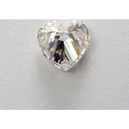 GRA Certificate Heart Shape Clear Bright Color 7*7m VVS Moissanite Gemstone Lab Created Loose Diamond