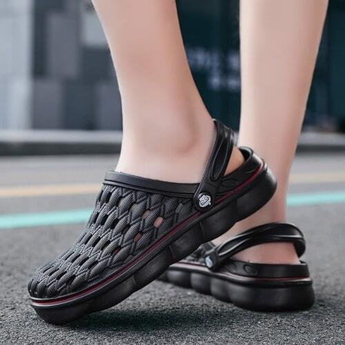 Summer Men Slippers Outdoor Garden Shoes Clogs Beach Sandals Mules Casual Massage Indoor Home Slides Bathroom Loafers Flip Flops