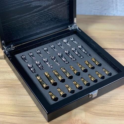 High grade chess solid wood outer packing box metal chessboard metal chessboard has texture and presents