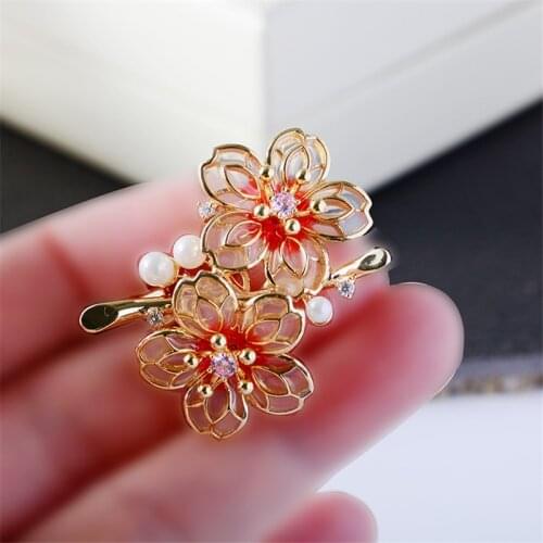 Beautiful Brooches for Women Delicate Pearl Flower Enamel Pins Plant Corsage Pin Girls Wedding Bouquet Jewelry broche bijoux