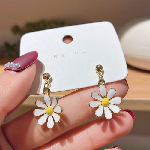 Flower Daisy Drop Earrings for Women Jewelry Sweet Candy Girl Fresh Petal Gift Gold Long Tassel Fashion Korean Dangle Earrings