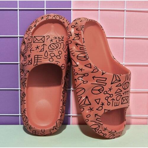 Summer Casual Men Women Slippers Light Flat Men Beach Shoes Outdoor Large Women Sandals Chaussures Homme Men Walking Shoes