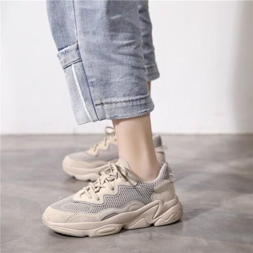 2020 New Hot Shoes Female Ins Tide Breathable Net Comfortable Breathable Shoes Lightweight Platform Sports Running Shoes