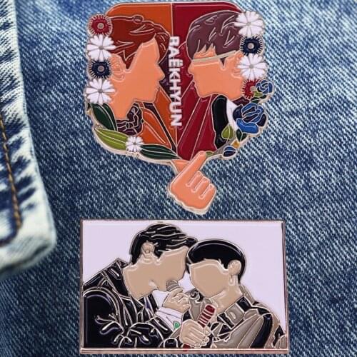 YUN JIE YAN Brooches For Men