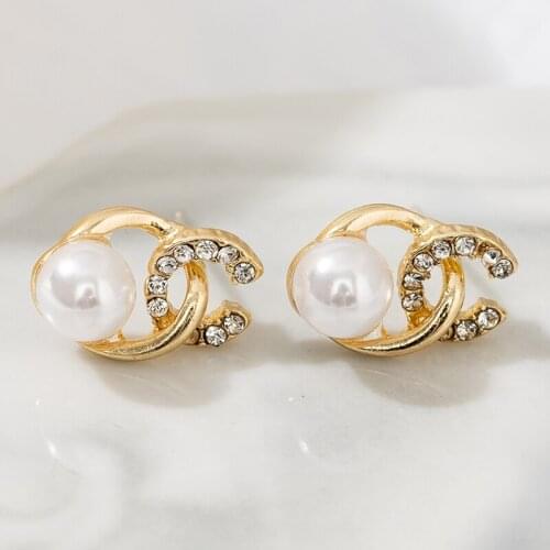 Jaeeyin 2021 New Arrivals Trendy Jewelry Rhinestone Beaded Acrylic Pearl Stud Earrings Sweet Design Gift For Women Girl Teenager