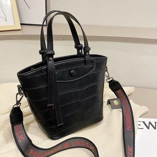 Large capacity women handbags high quality PU built-in zipper bag comfortable shoulder strap retro 2020 new winter shoulder bag