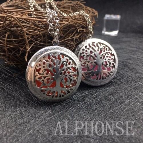 1 pack magic box pendant diy hollow life tree pendant + necklace Christmas can open the essential oil diffusion phase box