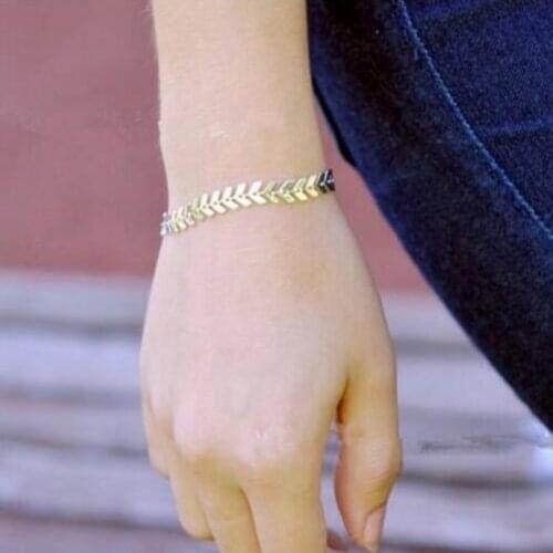 La079 Europe and the United States Gothic punk simple fine arrow sequins snake bone Aircraft chain bracelet jewelry