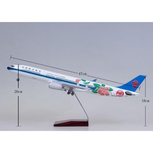 47CM 1:135 Scale 330 A330 Model AIR China SOUTHERN Airlines Airway W Base Wheel Lights Resin Diecast Aircraft Plane Toy
