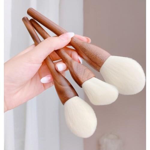 Black Walnut Makeup Brushes Synthetic Hair Wood Handle Brush Loose Powder Blush Foundation Sculpting Make Up Brush Beauty Tool