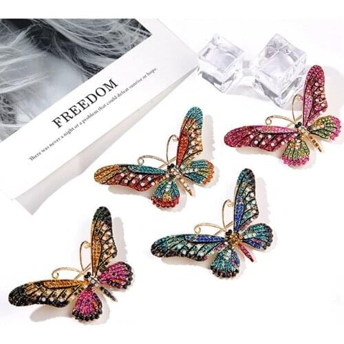 Colorful Cute Butterfly Brooch Mix Color Crystal Rhinestone Brooches for Women Lady Fashion Jewelry Boutonniere
