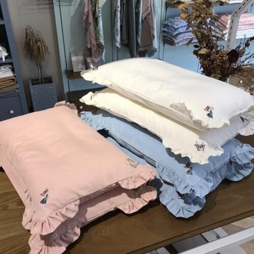 Decorative Pillowcases Brighten Sea China