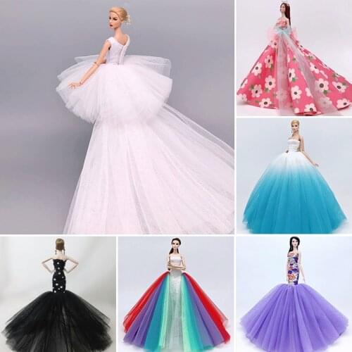 For clothes barbie lot