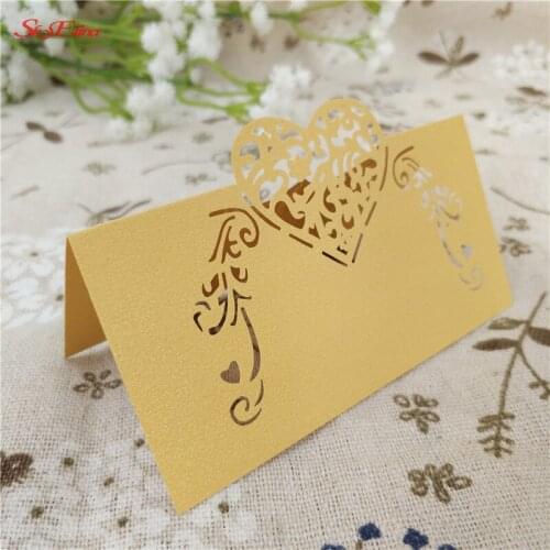 50Pcs Laser Cut Heart shaped Seat Place Card Table Name Card Pearl Paper Card Wedding Hollow Seat Card Table Decoration 8zSH928