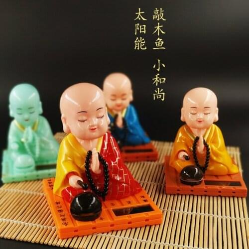 Solar energy Buddhist decorations fortune and safety, Zen little novices knock on wooden fish, creative interior decorations0331