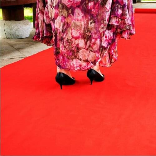 New Wedding Favors Red Nonwoven Fabric Carpet Aisle Runner For Wedding Party Decoration Supplies Shooting Prop