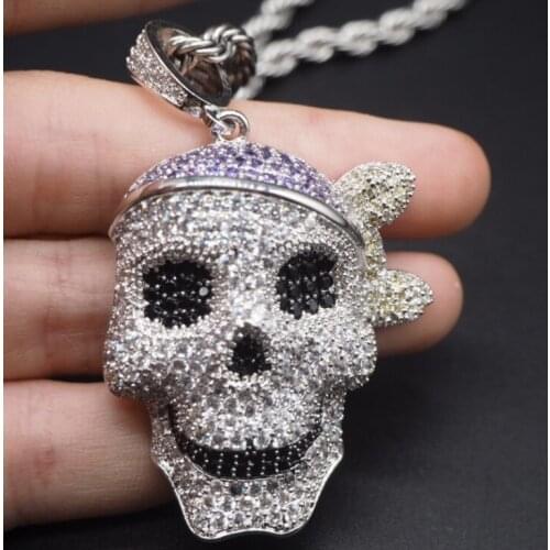 Mens new skull necklace hip-hop accessories AAAA Zircon Inlaid Europe and the United States popular street fashion accessories