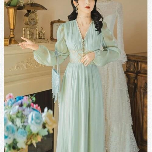 Temperament French Retro V-neck Sexy Dresses Robe Femme Beaded Bright Silk Embroidery Chic Puff Sleeve Elegant Party Dress Lady