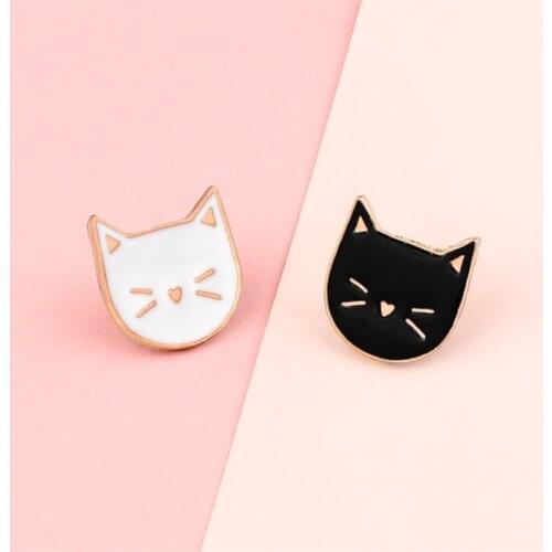 2Pcs/Set Black White Cat Enamel Pins Couple Cat head Animal Metal Lapel Brooches Shirt Denim Jacket Badge Women Men Jewelry Gift