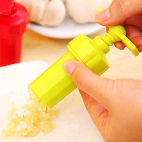 1PC Green ABS Plastic Garlic Puree Kitchen Hand Pressing Garlic Small Tool Garlic Peeling Rammer Useful Kitchen Tool 50gA