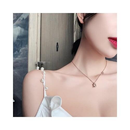 Love Eternal Time Hourglass Titanium Steel Necklace Womens Net Red Clavicle Chain