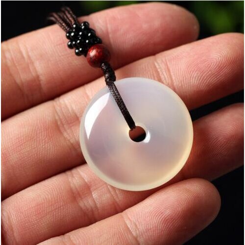 Natural White Chalcedony Pendant Necklace Round Peace Buckle Pendant DIY Accessories Pendants Women Stone Jewelry