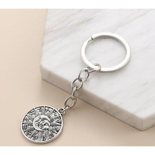 New Astrology Medallion Celestial Keychain Moon And Sun Key Ring Round Key Chains For Women Men Car Hanging Gifts Simple Jewelry