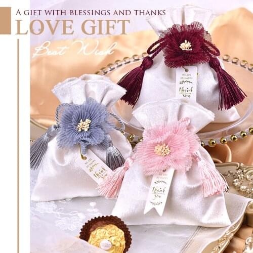 High Quality Drawstring Bag For Wedding Christmas Gift Pouches White Velvet Bags With Flower Decor Lipstick Eyelashes Pack Case