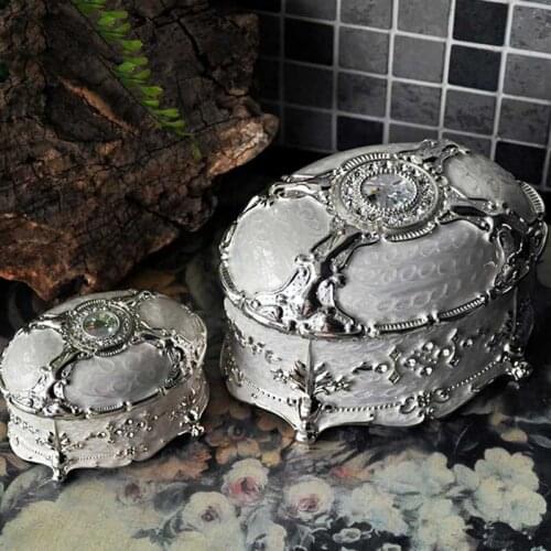 Big Space Women Jewelry Storage Box Metal Carving Makeup Drawer Container Retro Crafts Does Not Rust Necklace Organizer Case