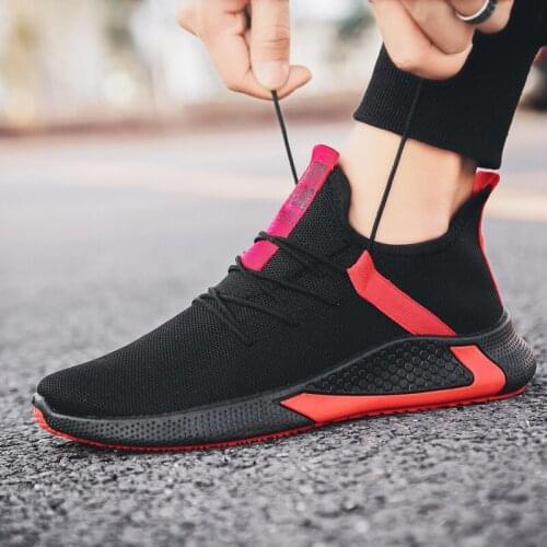 Mens shoes sports shoes flying woven mesh shoes trend casual breathable non-slip wear-resistant spring 2021 new