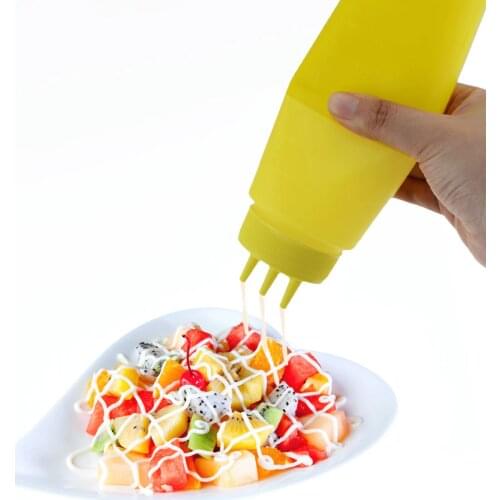 1pc 3 Hole Squeeze Bottle Plastic Oil Vinegar Bottles Condiment Dispenser Sauce Bottle Ketchup Salad Cruet Can