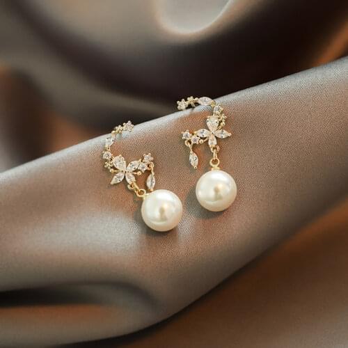 Crystal Trendy Round Women Dangle Earrings 2021 New Female Fashion Elegant Love Heart Pearl Waterdrop Leaf Earrings Jewelry Gift