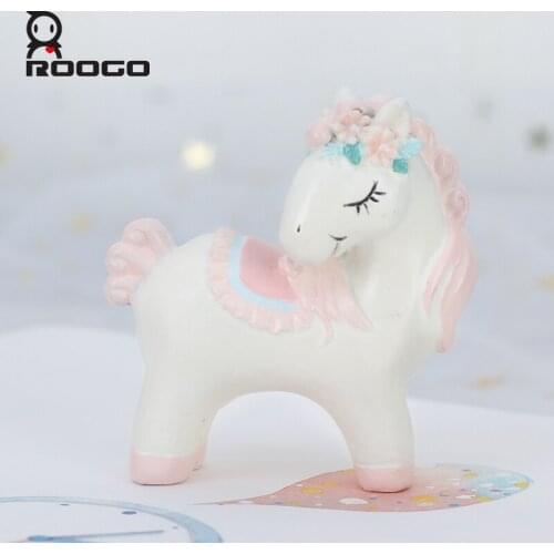 ROOGO Resin Fairy Horse Ornaments Home Decoration Accessories for living room Creative Figurines Miniatures Sweet home decor