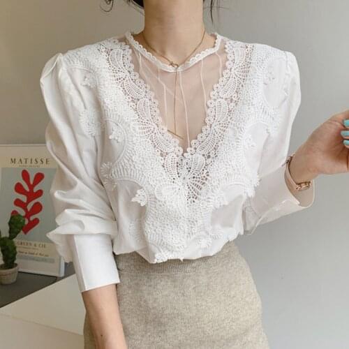 New Spring Sexy Lace Blouse Women Fashion Vintage Crochet Lace Patchwork Long Puff Sleeve Shirt Sweet O Neck Solid Tops 13370
