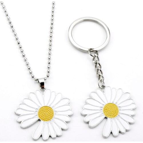 Aesthetic Daisies Flower Necklace for Women Pendant Choker Jewellery Necklaces for Teen Girls