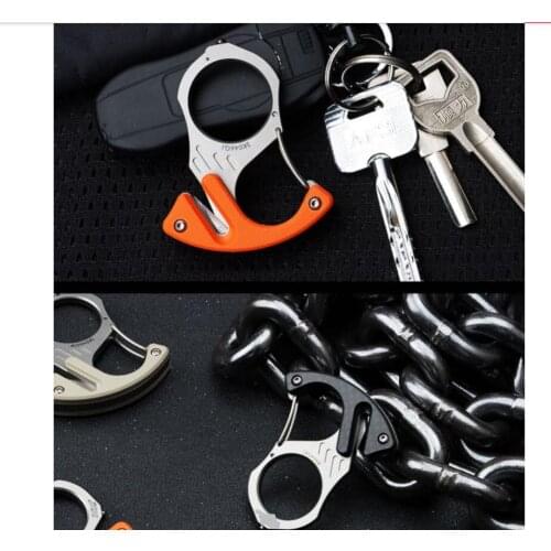 Titanium alloy keychain portable gadget, car window hanging buckle, self-defense finger tiger keychain