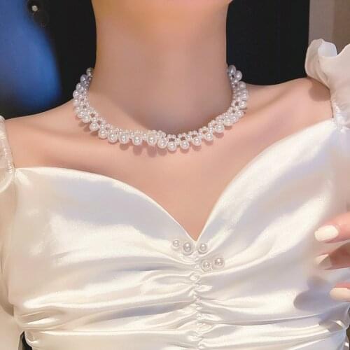 Korean star same paragraph light luxury simulation pearl necklace retro French net red star wedding necklace clavicle chain fema