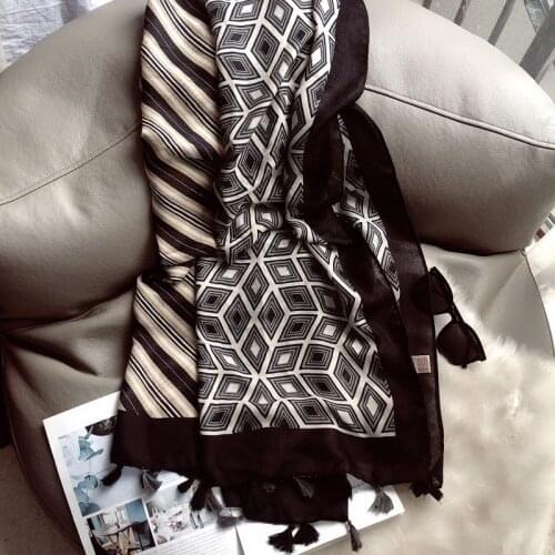 2020 Women Fashion Aztec Geometric Striped Line Scarf Autumn Winter Viscose Shawl Lady Wrap Pashmina Stole Bufandas Muslim Hijab