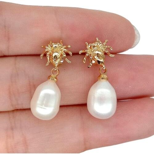YYGEM Cultured White Rice Freshwater Pearl Gold Spider Charm Stud Earrings for Women