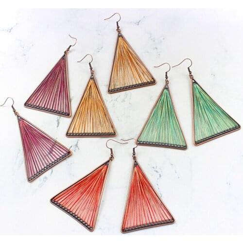 Retro triangle One corner uses colored lines on one side to form a hollow fashion earring for all people to wear matching clothe