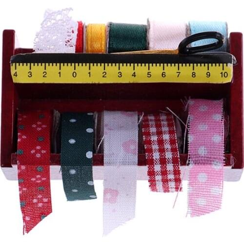 New 1:12 Dollhouse Miniature Sewing Tape Kit In Wood Box Cut Wooden Frame Shelf Dollhouse Decoration Accessories