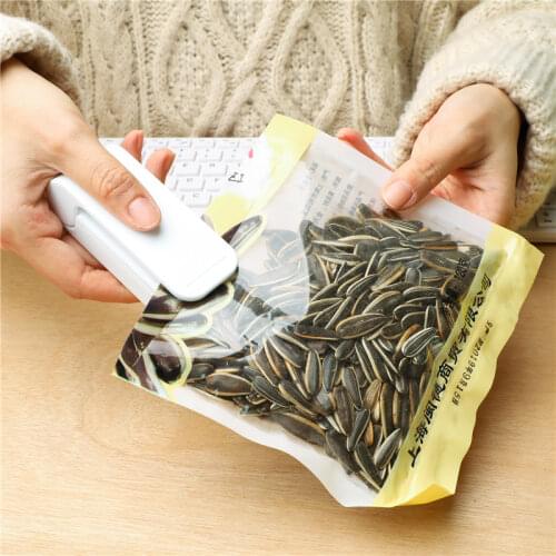 Kitchen Accessories Tools Mini Portable Food Clip Heat Sealing Machine Sealer Home Snack Bag Sealer Kitchen Utensils Gadget Item