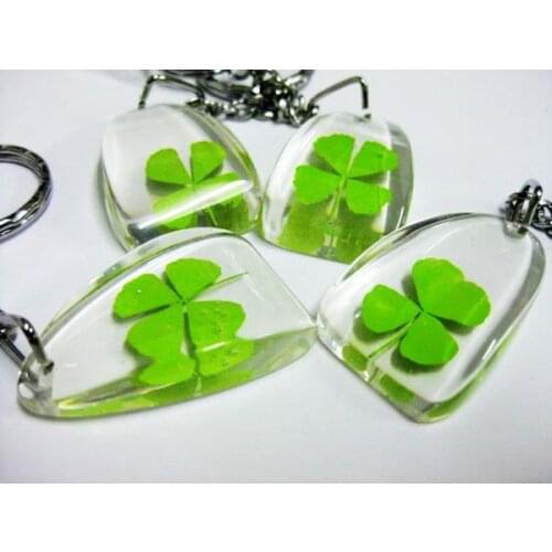 FREE SHIPPING 20 PCS Real four leaf clover triangle Specimen Super Key Chain Stylish